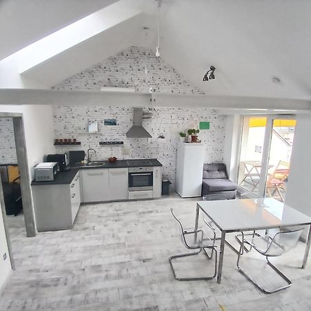 8X8 Tetoter Apartman Сегед Экстерьер фото